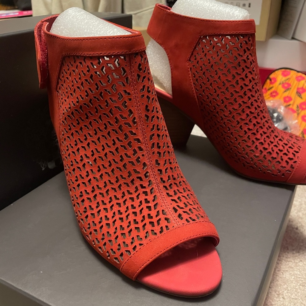 Vince camuto sandal heels